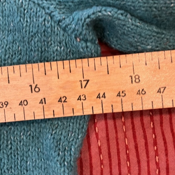 Women’s size small Hollister Alpaca / llama/ Design Teal Sweater - Picture 9 of 15